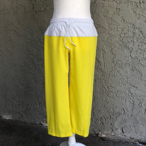 lululemon athletica Pants - Lululemon Yellow And White Step Lively Crop Pants